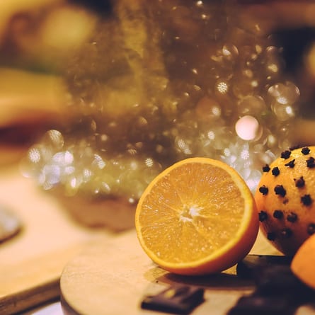 Orange mit Nelken Orange mit Nelken