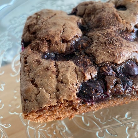 Schokolade und Beeren gekoppelt. 